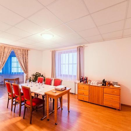Hotel Velka Klajdovka Brno Extérieur photo